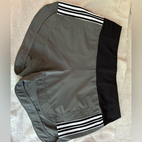 Athleta Ascender Shorts Women's Size 12 side Striped Running Workout Athletic - Picture 4 of 7